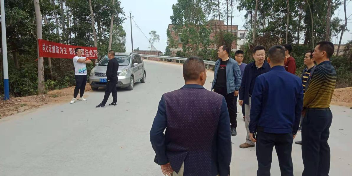 市應急管理局黃旭副局長帶隊到遂溪縣檢查清明節(jié)前森林防滅火工作2.png