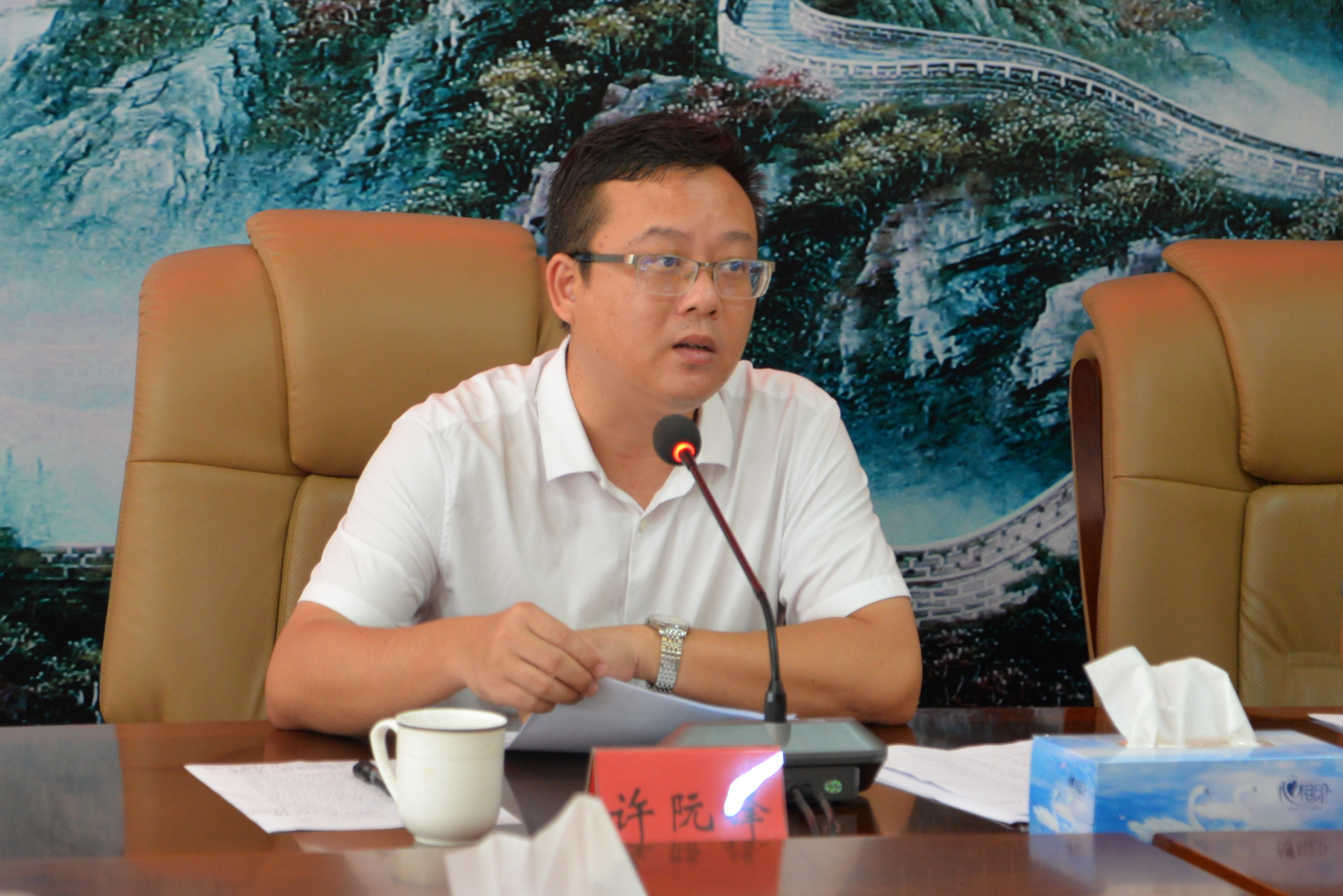 遂溪縣召開(kāi)制糖企業(yè)生產(chǎn)安全警示約談會(huì)2.png