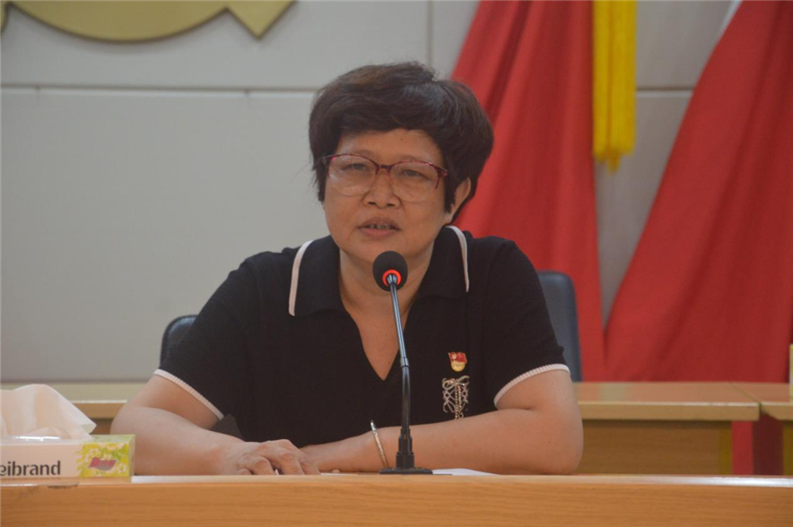 （鎮(zhèn)政府機關(guān)工會主席張美玲同志致詞）.png