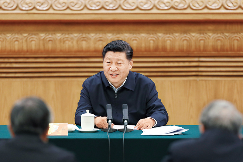 2019年3月18日，中共中央總書記、國家主席、中央軍委主席習近平在北京主持召開學校思想政治理論課教師座談會并發(fā)表重要講話。 新華社發(fā) 盛佳鵬/攝