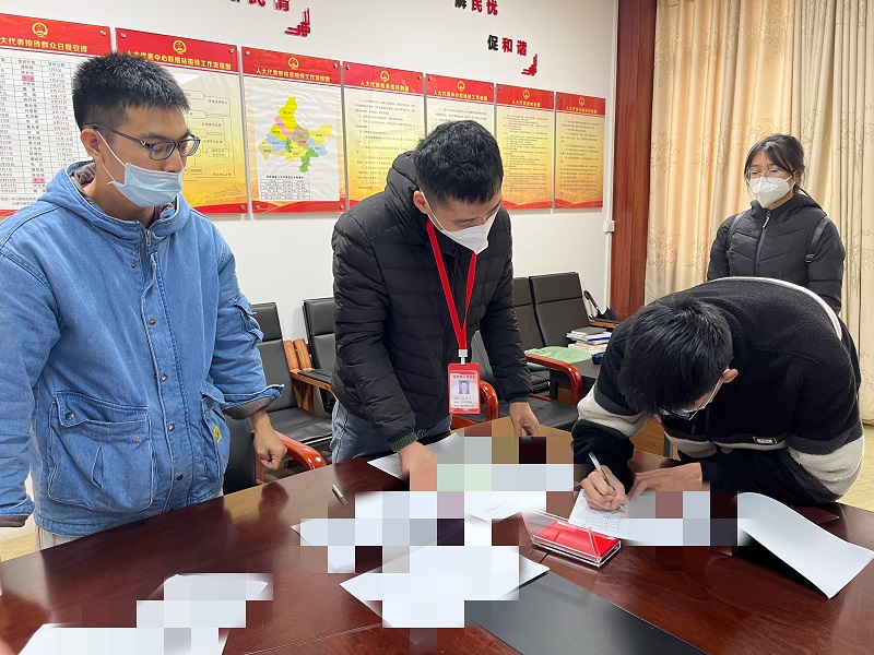 12 小、中、高考以及碩博獎(jiǎng)學(xué)金發(fā)放現(xiàn)場(chǎng).jpg