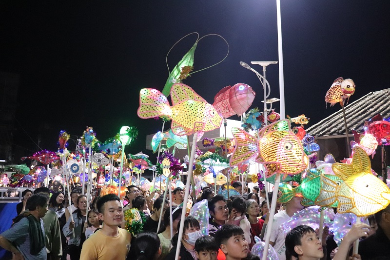 8 游魚(yú)現(xiàn)場(chǎng).JPG