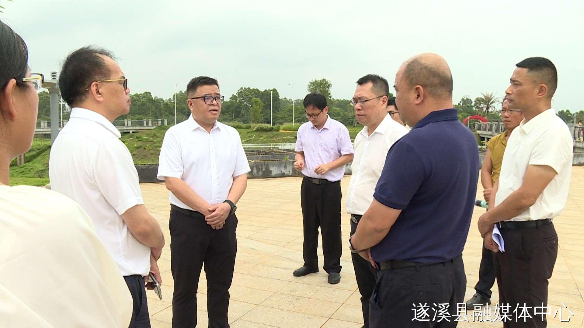 劉劍率隊(duì)督導(dǎo)自然資源領(lǐng)域問題整改及合湛高鐵遂溪段征拆工作